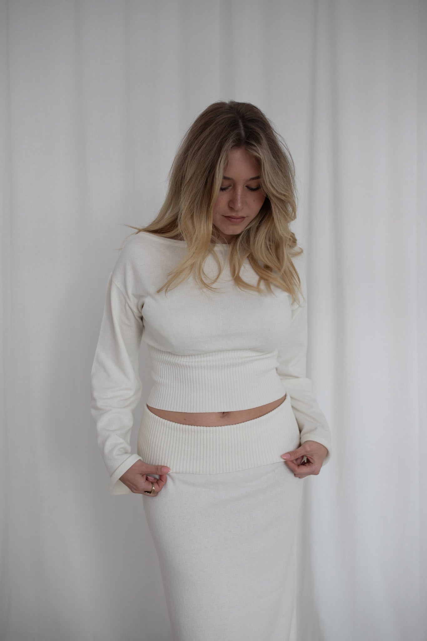LIA SWEATER